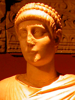 73 Valentiniano II